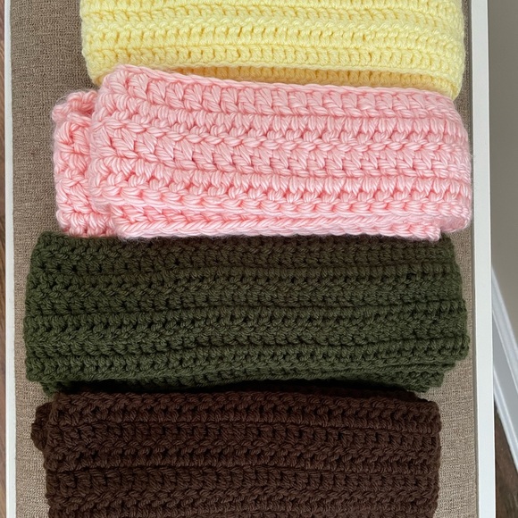 Pale Yellow Hand Made Crochet Scarf - Brand New! - Picture 3 of 3